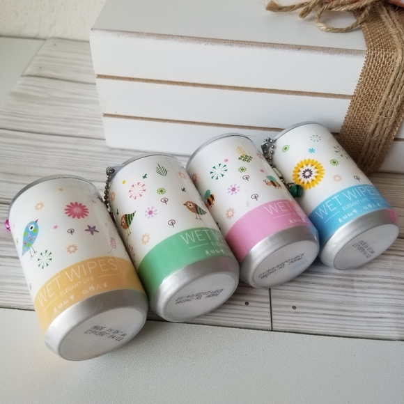 Mini Wet Wipes With Canister Keychain, Spring Design Mini Wipe Dispenser New - Picture 4 of 8